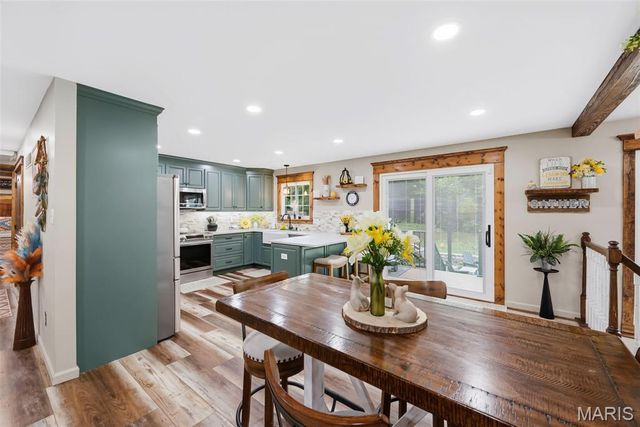 1392 N Henke Road, Lake St Louis, MO 63367