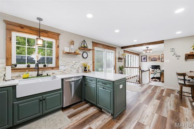 1392 N Henke Road, Lake St Louis, MO 63367