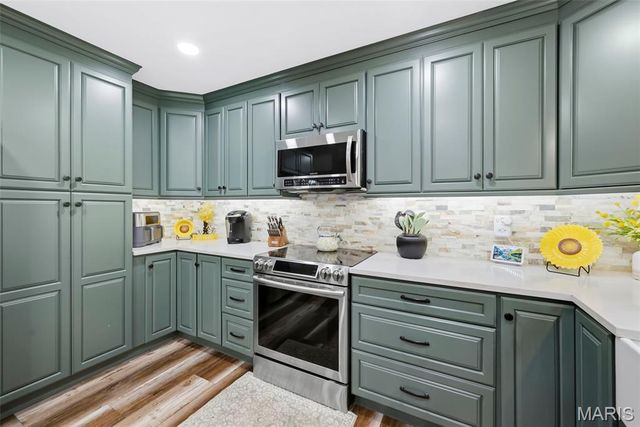 1392 N Henke Road, Lake St Louis, MO 63367