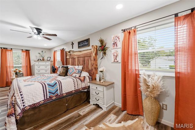 1392 N Henke Road, Lake St Louis, MO 63367