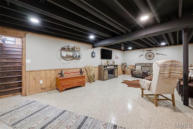 1392 N Henke Road, Lake St Louis, MO 63367
