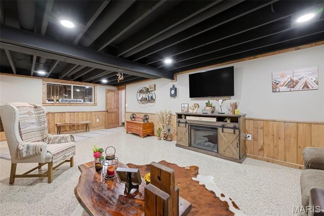 1392 N Henke Road, Lake St Louis, MO 63367