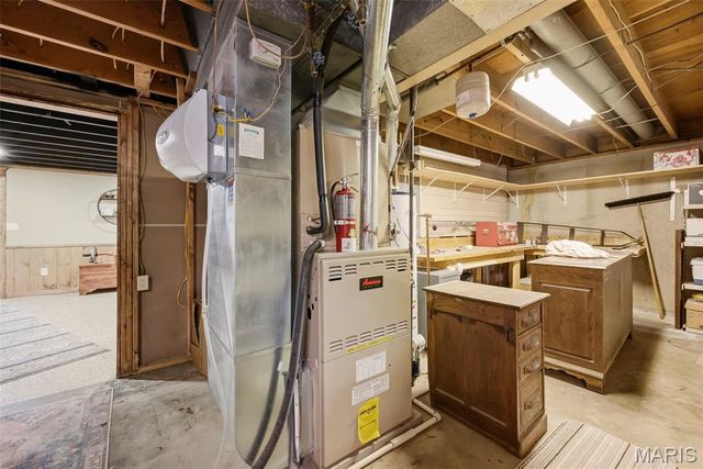 1392 N Henke Road, Lake St Louis, MO 63367