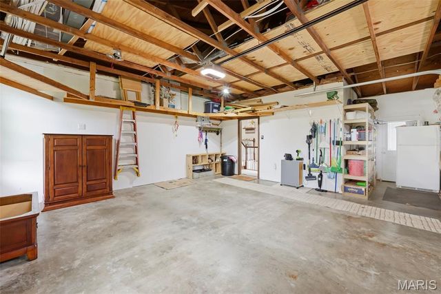 1392 N Henke Road, Lake St Louis, MO 63367
