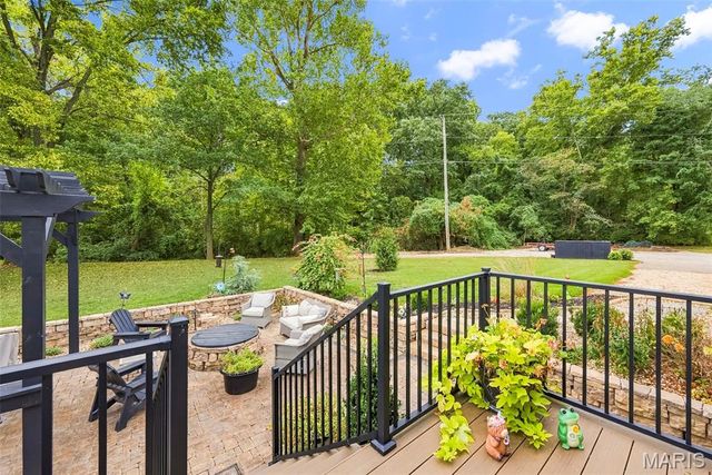 1392 N Henke Road, Lake St Louis, MO 63367