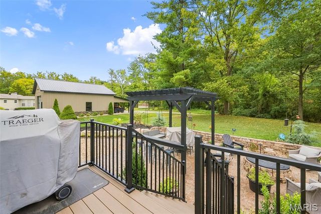 1392 N Henke Road, Lake St Louis, MO 63367