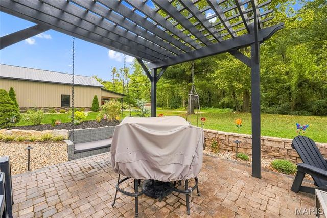 1392 N Henke Road, Lake St Louis, MO 63367