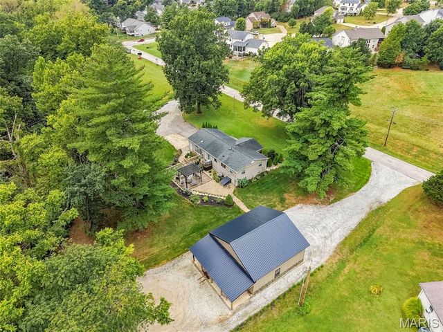 1392 N Henke Road, Lake St Louis, MO 63367