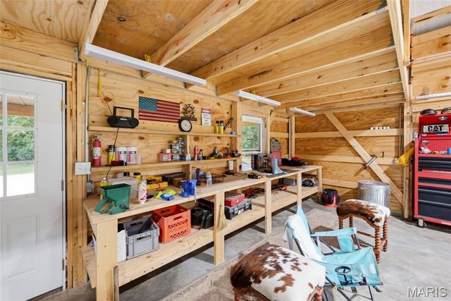 1392 N Henke Road, Lake St Louis, MO 63367