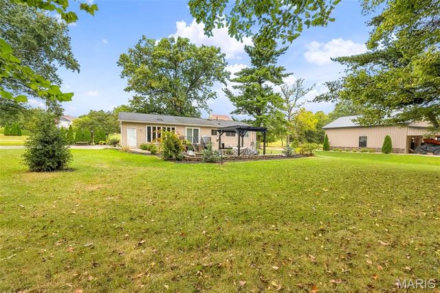 1392 N Henke Road, Lake St Louis, MO 63367