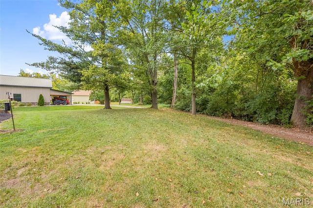 1392 N Henke Road, Lake St Louis, MO 63367