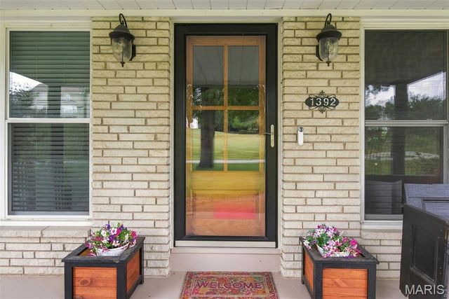 1392 N Henke Road, Lake St Louis, MO 63367