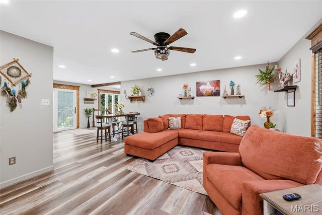 1392 N Henke Road, Lake St Louis, MO 63367
