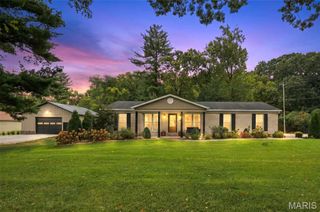 1392 N Henke Road, Lake St Louis, MO 63367