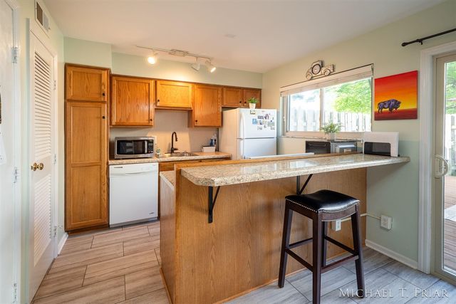 2429 Cranden Drive, Grand Rapids, MI 49506