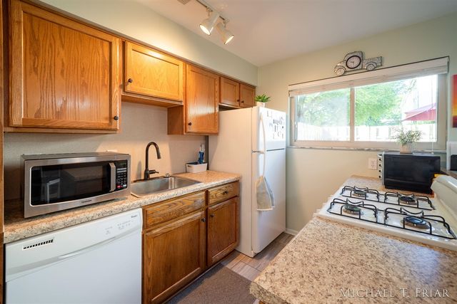 2429 Cranden Drive, Grand Rapids, MI 49506