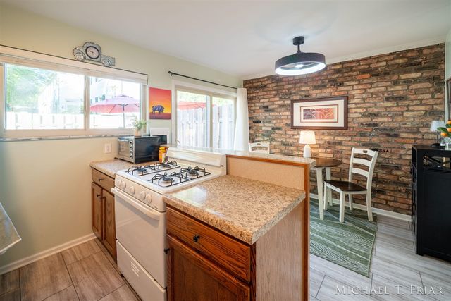 2429 Cranden Drive, Grand Rapids, MI 49506