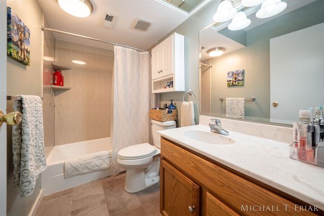 2429 Cranden Drive, Grand Rapids, MI 49506