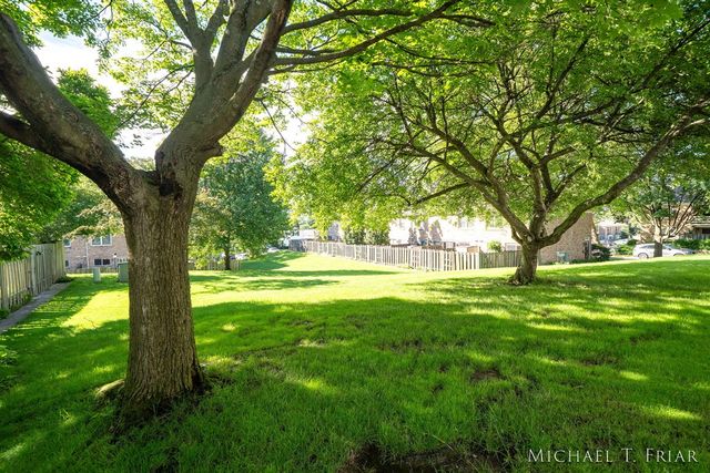 2429 Cranden Drive, Grand Rapids, MI 49506