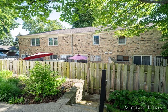 2429 Cranden Drive, Grand Rapids, MI 49506