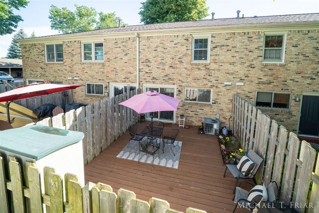 2429 Cranden Drive, Grand Rapids, MI 49506