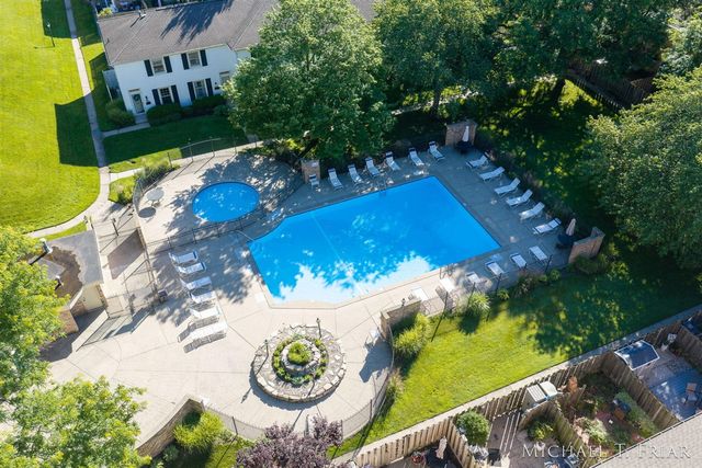 2429 Cranden Drive, Grand Rapids, MI 49506
