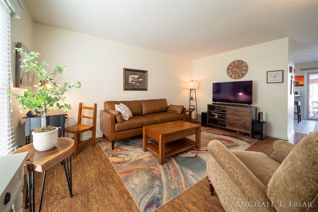 2429 Cranden Drive, Grand Rapids, MI 49506