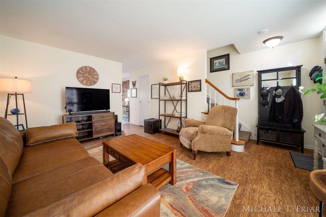 2429 Cranden Drive, Grand Rapids, MI 49506