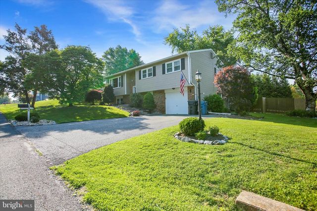 428 PARK HILLS DRIVE, Mechanicsburg, PA 17055