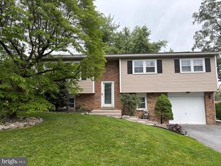 428 PARK HILLS DRIVE, Mechanicsburg, PA 17055