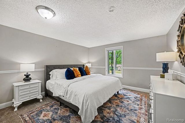 2104 Highfield Road, Waterford, MI 48329