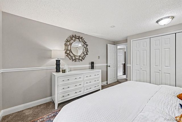 2104 Highfield Road, Waterford, MI 48329
