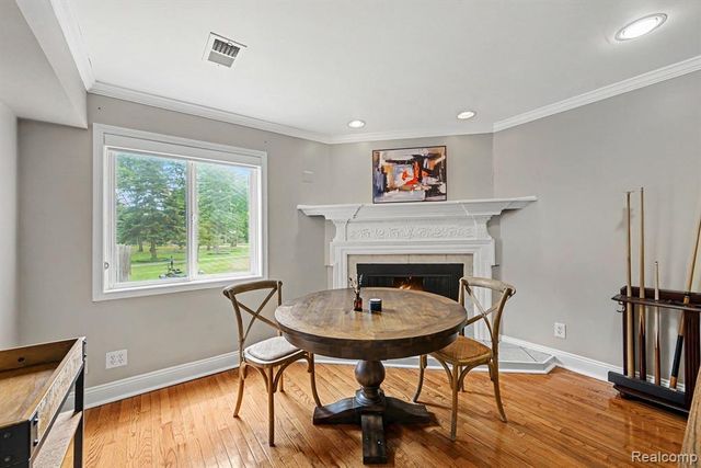 2104 Highfield Road, Waterford, MI 48329