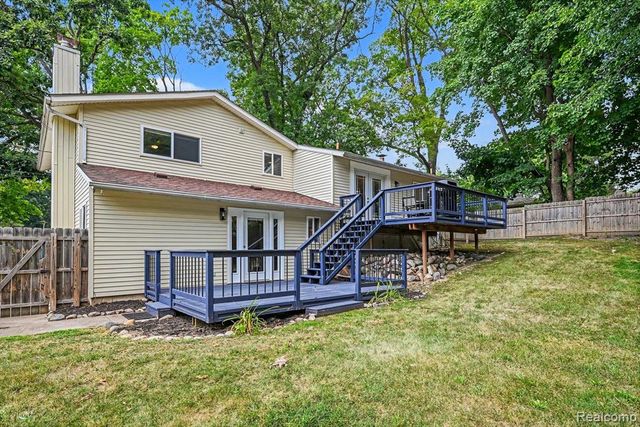 2104 Highfield Road, Waterford, MI 48329