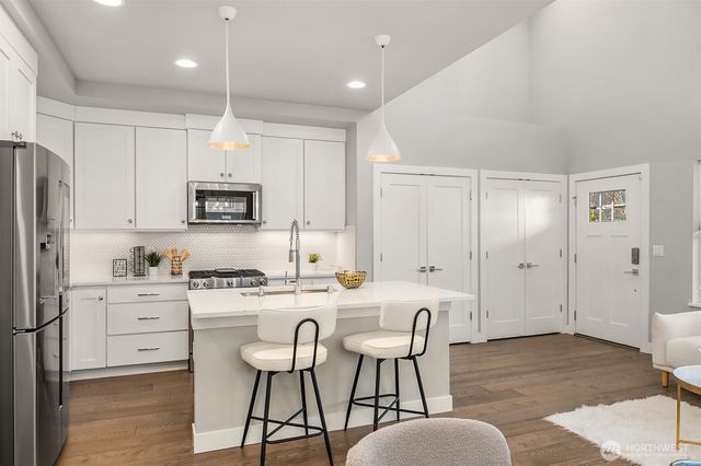 22785 SE 14th Court, Sammamish, WA 98075