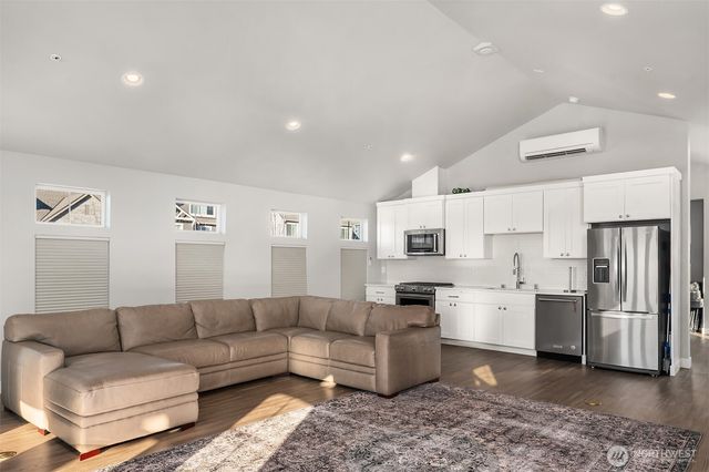 22785 SE 14th Court, Sammamish, WA 98075