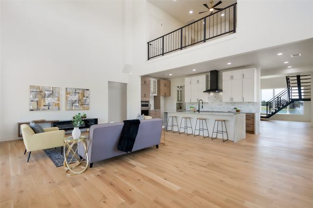 349 Valley Trail, Red Oak, TX 75154