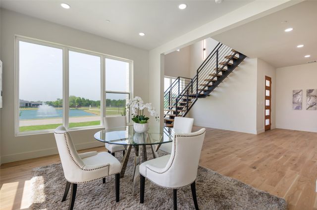 349 Valley Trail, Red Oak, TX 75154