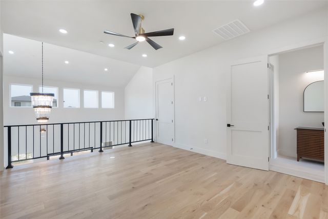 349 Valley Trail, Red Oak, TX 75154