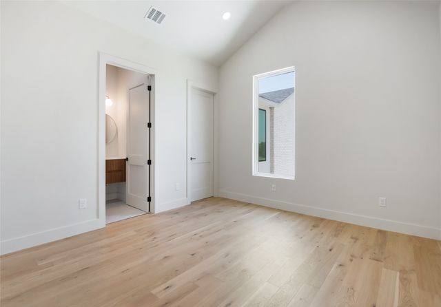 349 Valley Trail, Red Oak, TX 75154
