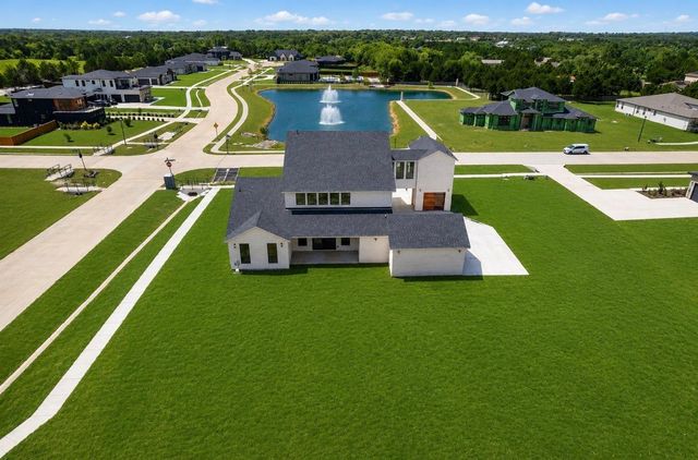 349 Valley Trail, Red Oak, TX 75154