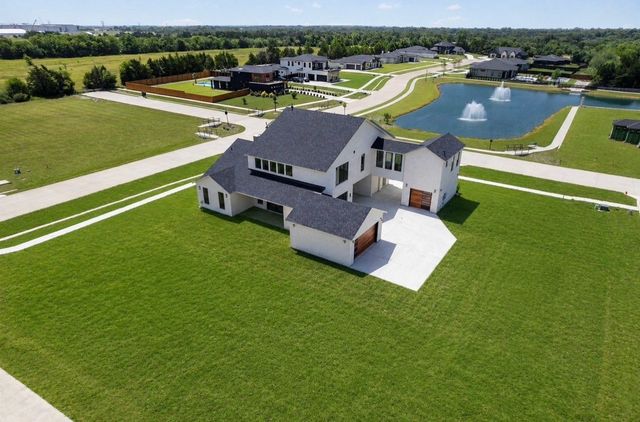 349 Valley Trail, Red Oak, TX 75154