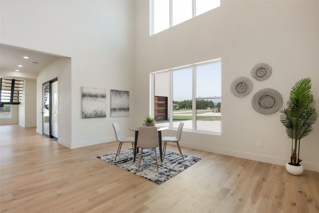 349 Valley Trail, Red Oak, TX 75154