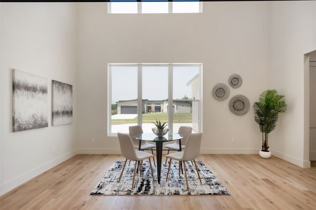 349 Valley Trail, Red Oak, TX 75154