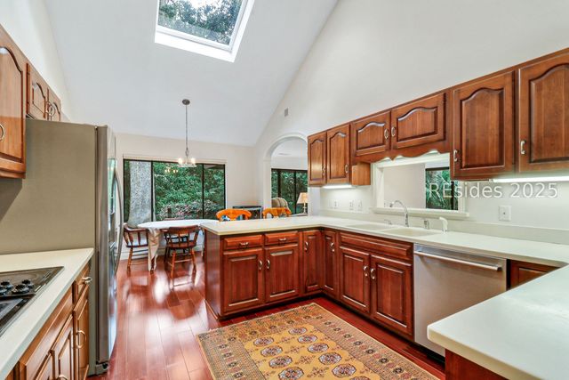 124 Coggins Point Rd, Hilton Head Island, SC 29928