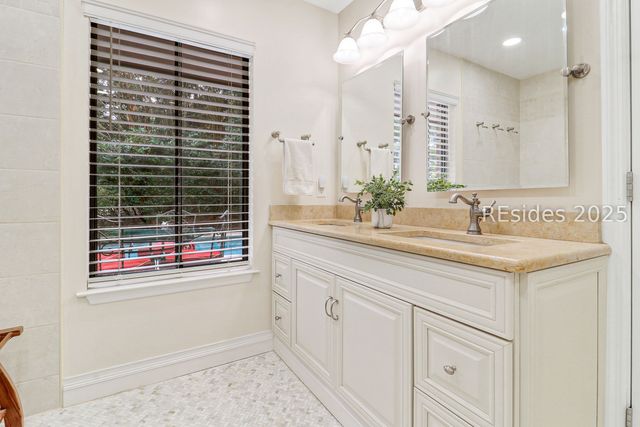 124 Coggins Point Rd, Hilton Head Island, SC 29928