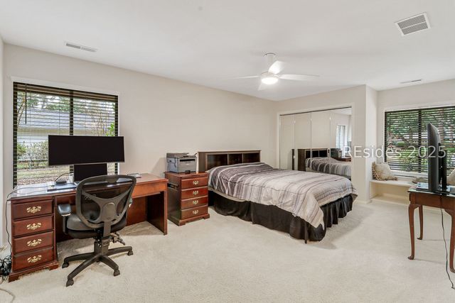 124 Coggins Point Rd, Hilton Head Island, SC 29928