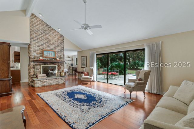 124 Coggins Point Rd, Hilton Head Island, SC 29928