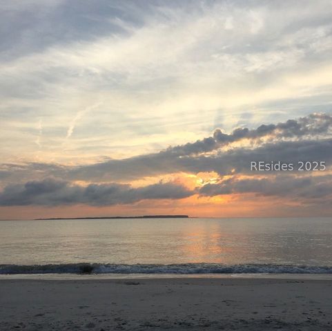 124 Coggins Point Rd, Hilton Head Island, SC 29928