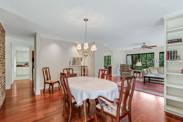 124 Coggins Point Rd, Hilton Head Island, SC 29928